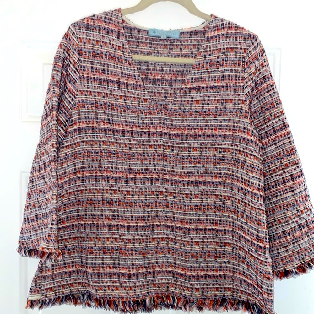 TuckerNuck ladies top size large